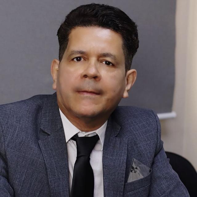 Dr. Gildeon Santos - Advogado especialista em licitações públicas